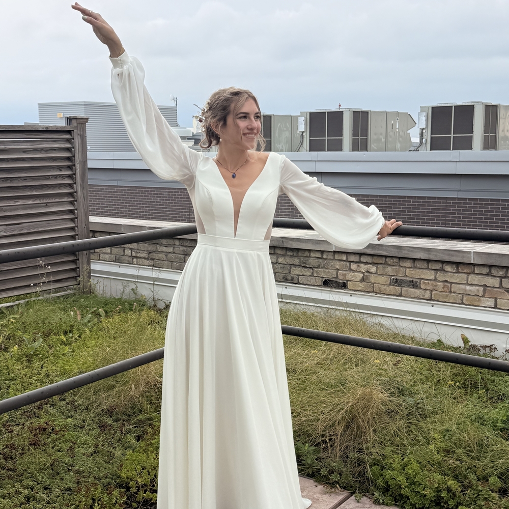 Moda Elegant Long Sleeve Wedding Dress